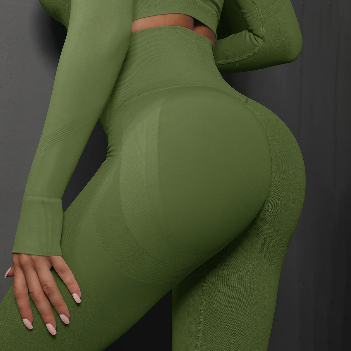 NNEDSZ Size M Emerald Green Seamless High-Waisted Yoga Pants for Women - Lift Workout Leggings for Running, Gym, and Fitness
