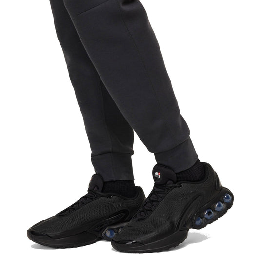Liverpool Tech Fleece presentation pants 2024/25 dark grey - Nike